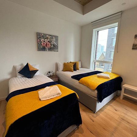 London Luxury Flat With Balcony, River View, O2 Arena, Excel, Canary Wharf, Station Apartment Exterior photo