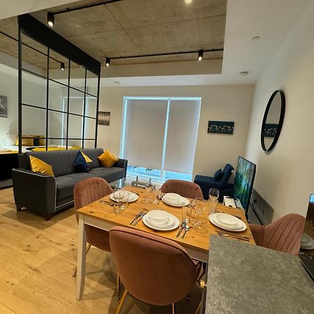 London Luxury Flat With Balcony, River View, O2 Arena, Excel, Canary Wharf, Station Apartment Exterior photo
