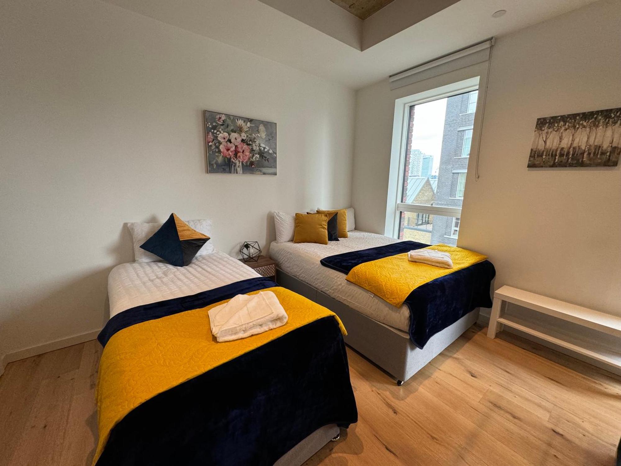 London Luxury Flat With Balcony, River View, O2 Arena, Excel, Canary Wharf, Station Apartment Exterior photo