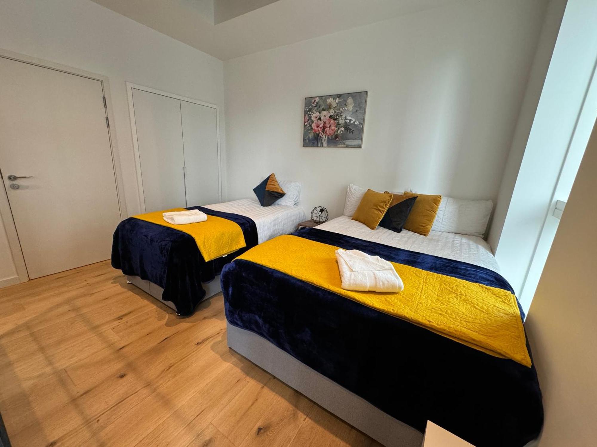 London Luxury Flat With Balcony, River View, O2 Arena, Excel, Canary Wharf, Station Apartment Exterior photo